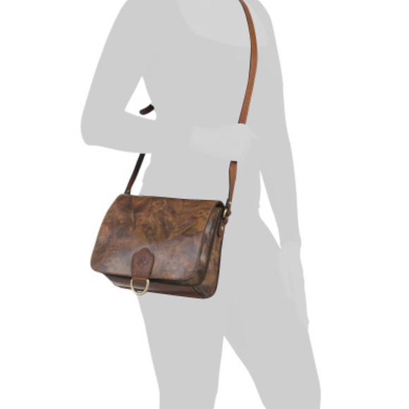 NEW Patricia Nash Ilina OWL Print Flap Leather Crossbody - Picture 4 of 6